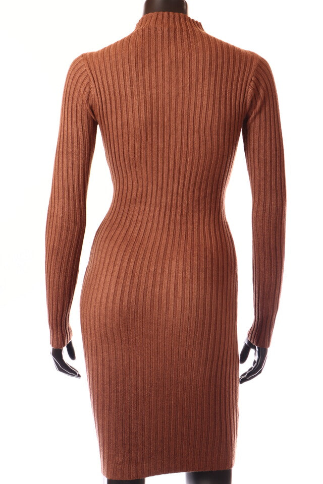 olasz női kötött ruha hosszú ujjú alakhangsúlyozó magas nyakú térd