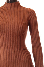 olasz női kötött ruha hosszú ujjú alakhangsúlyozó magas nyakú térd