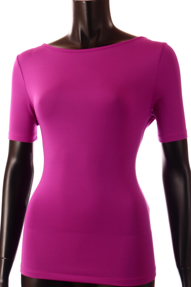 lila sötét női póló csónak nyakú testhezálló