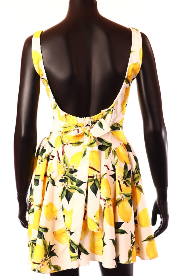 olasz női gyümölcs mintás ruha ujjatlan csónak nyakú térd