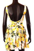 olasz női gyümölcs mintás ruha ujjatlan csónak nyakú térd