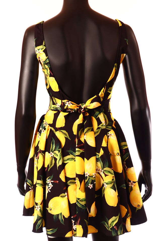 olasz női gyümölcs mintás ruha ujjatlan csónak nyakú térd