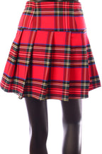 kockás rakott miniszoknya hátulról