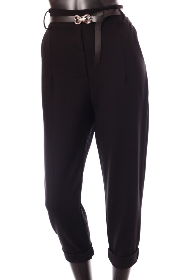 fekete capri nadrág