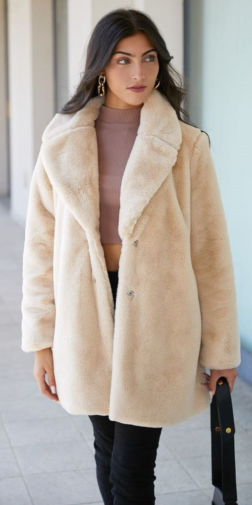 műszőrme kabát, hosszú, V-nyakú, bézs
