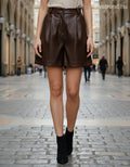 barna sötét műbőr rövidnadrág