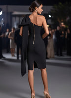 F&P női ruha ujjatlan alakhangsúlyozó kerek nyakú térd