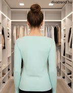 vékony női pulóver kerek nyakú háulról