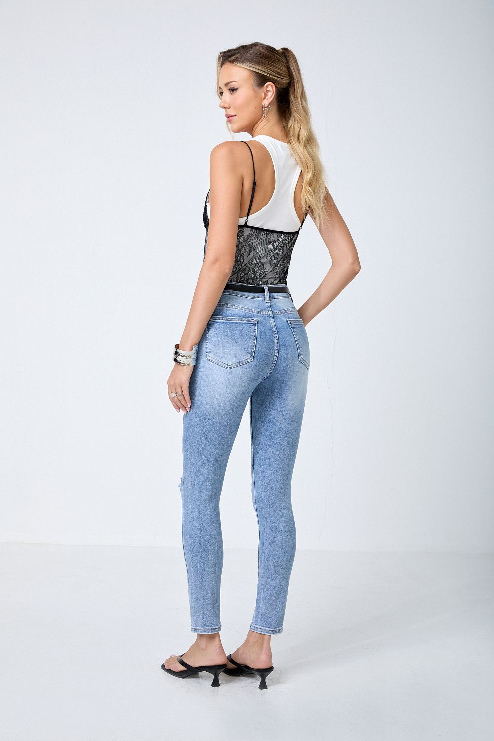 AdOro női farmer skinny hátulról