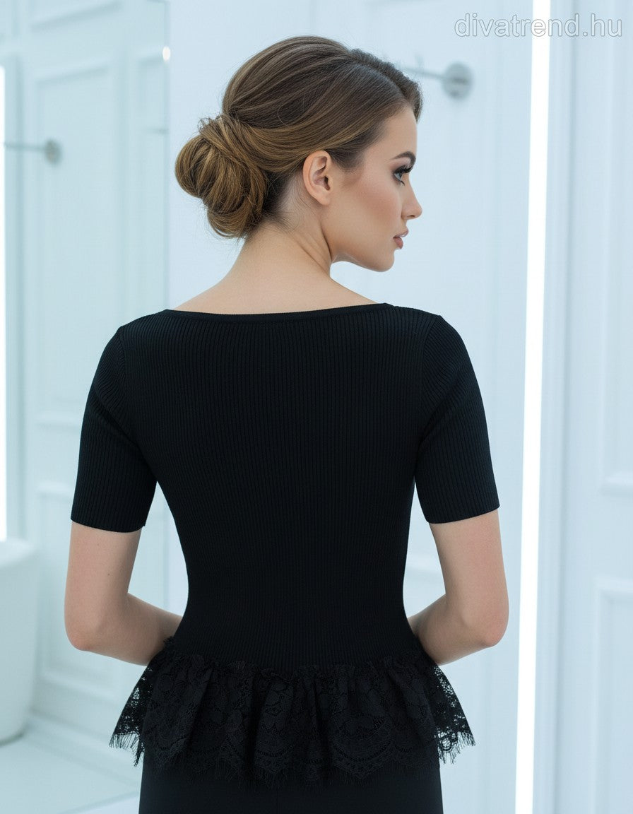 kötött póló, csipkés peplum hátulról