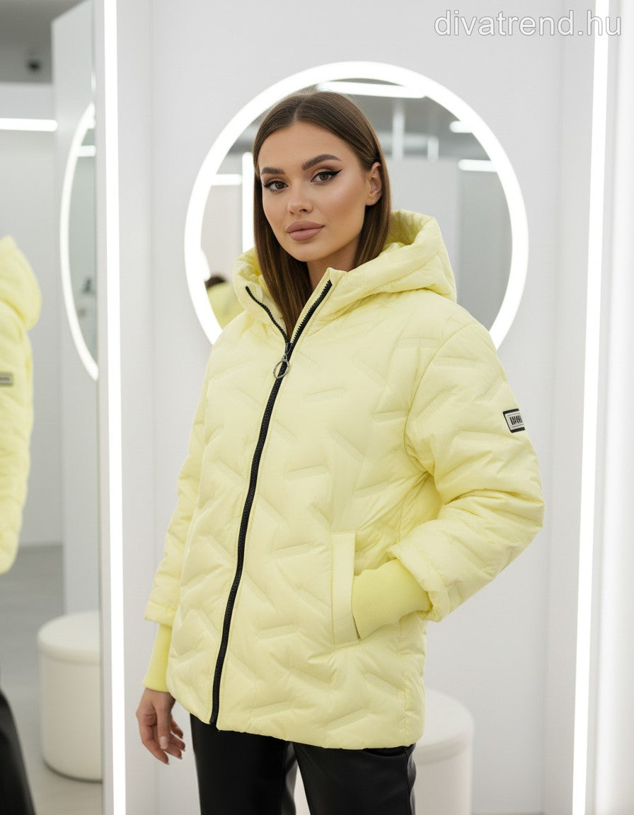 sárga steppelt kabát kapucnis