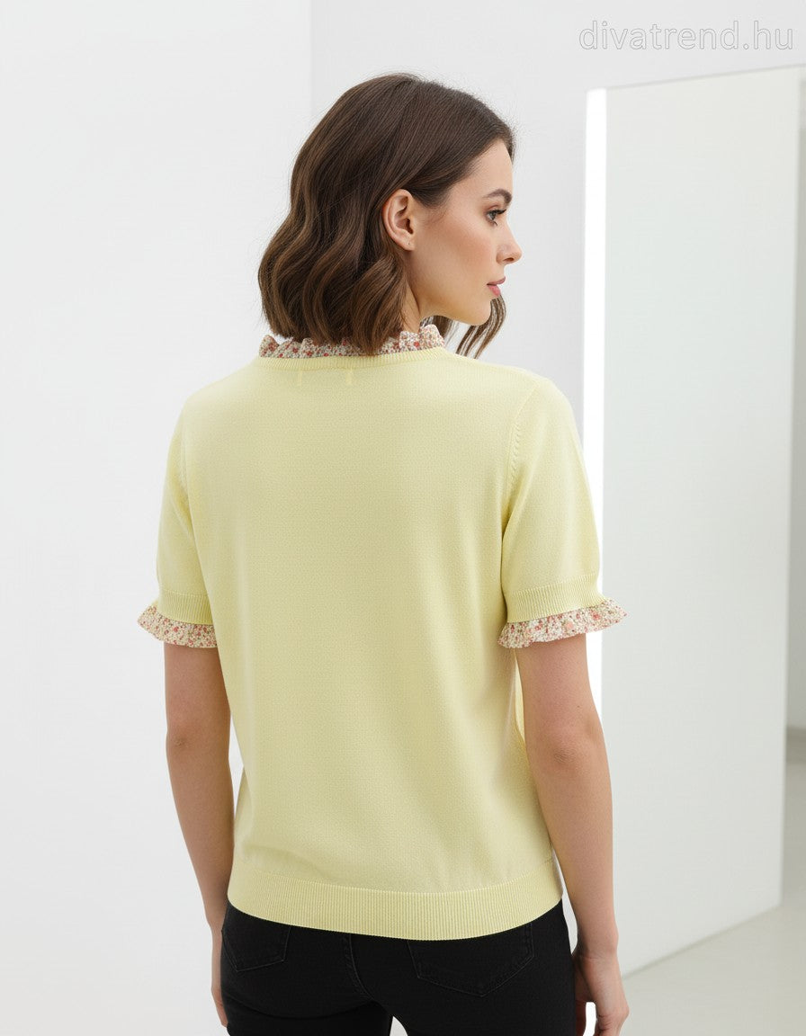 női kötött póló virágos szegélyű hátulról