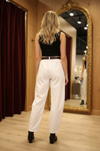 női szövetnadrág, egyenes szárú hátulról