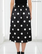 pöttyös szatén midi szoknya hátulról