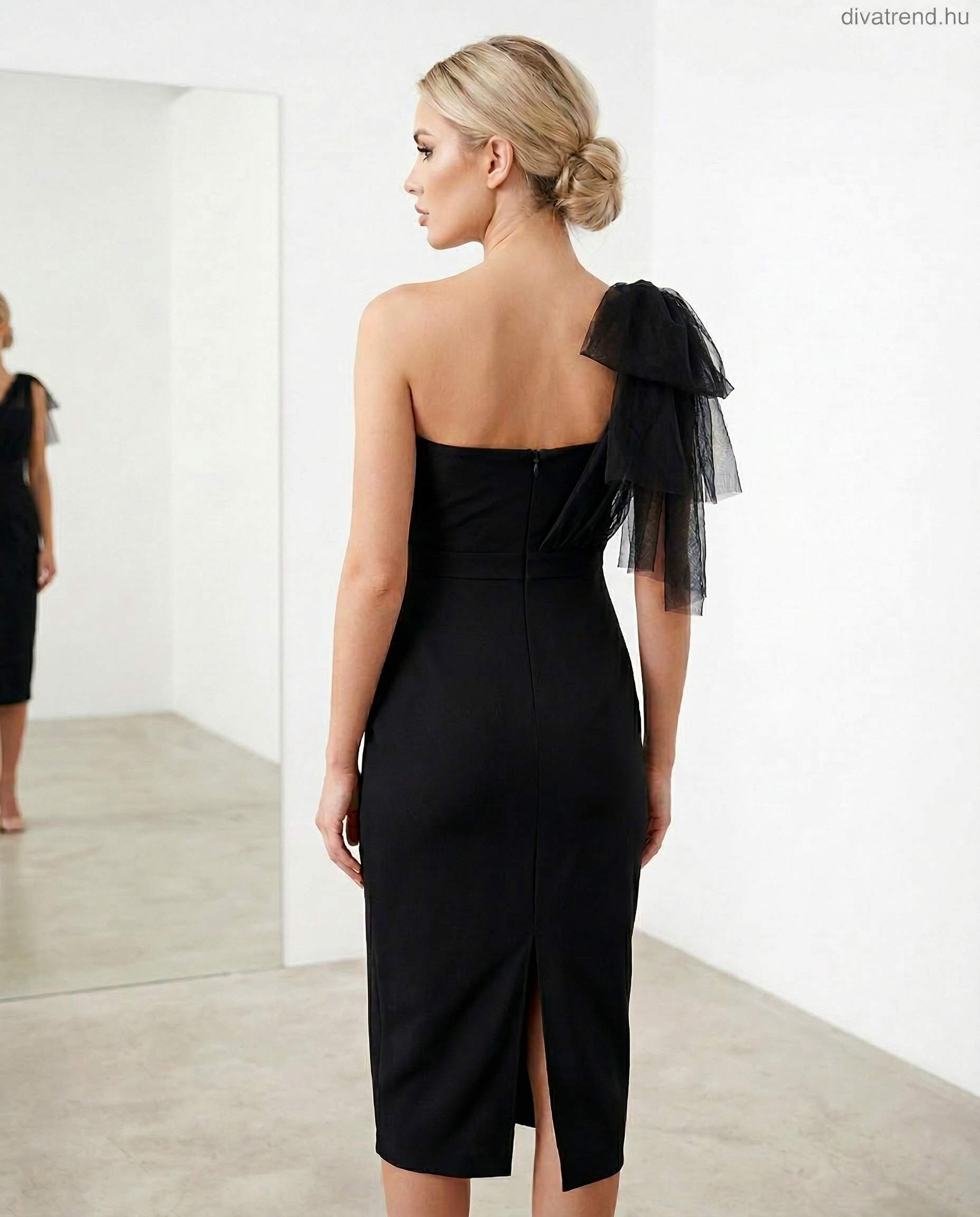 bandage midi ruha, vállán masni, ujjatlan hátulról