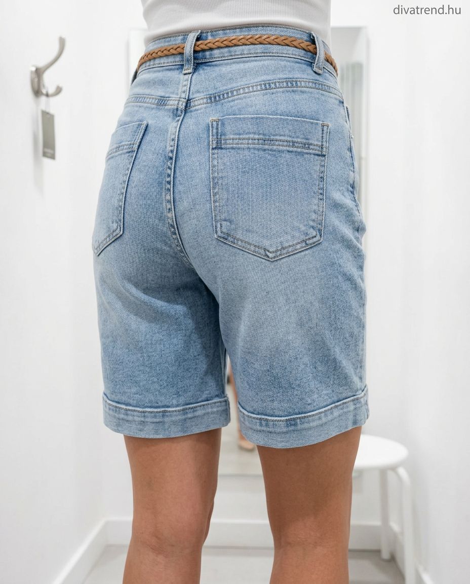 női farmer rövidnadrág bermuda fazon hátulról
