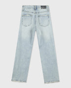 egyenes szárú farmer hátulról