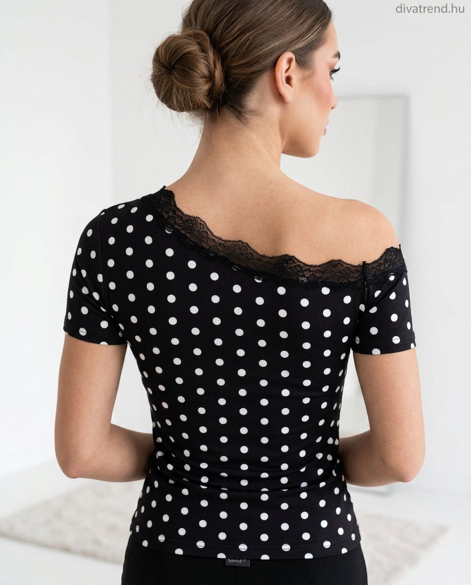 női pöttyös felső rövid ujjú, asszimetrikus vállú hátulról