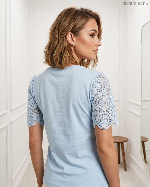 csipke ujjú női pamut póló hátulról