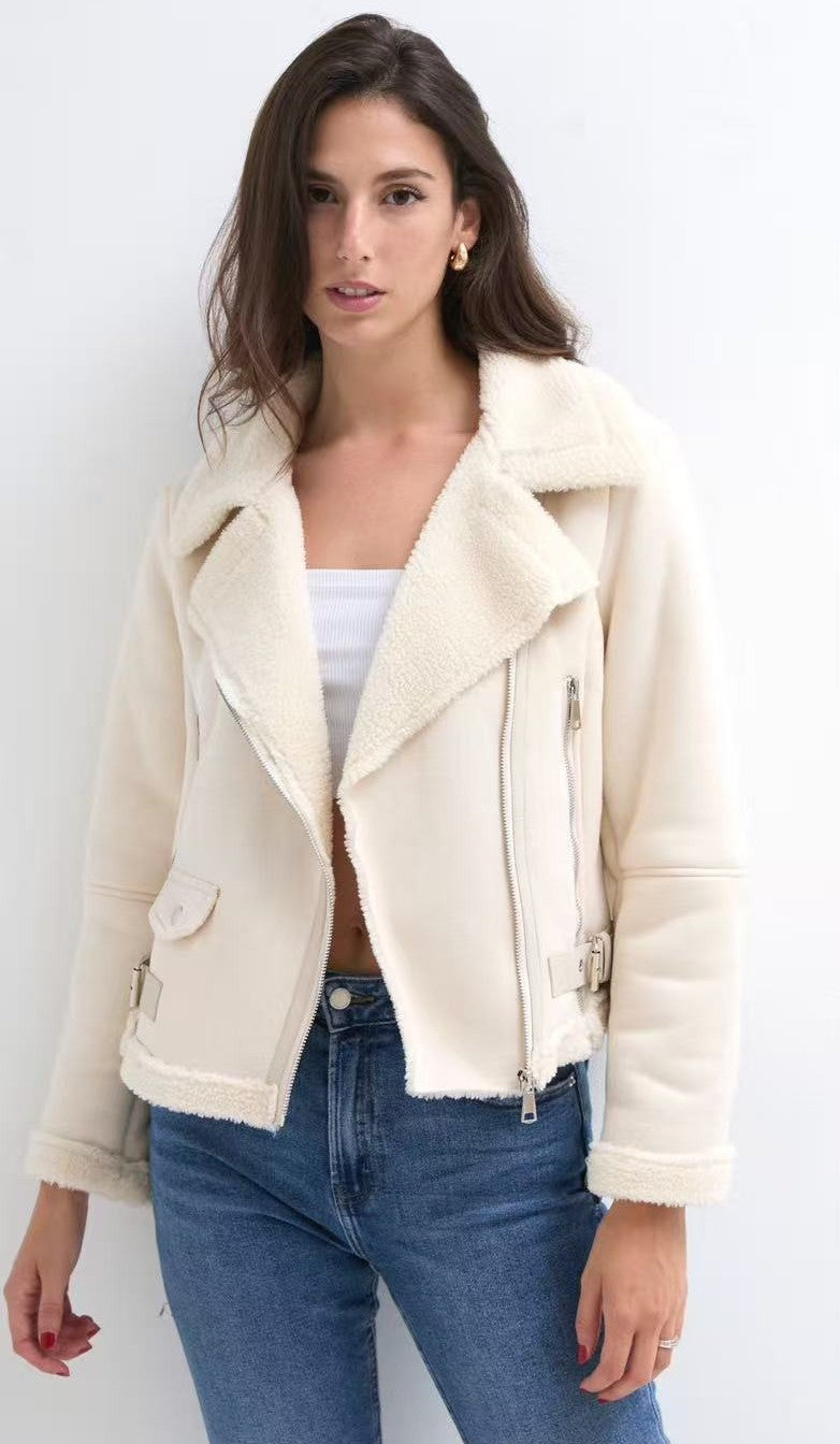 női műírha kabát fehér